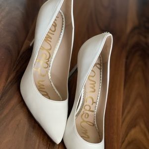 Size 7 Sam Edelman white pointed toe stiletto heels